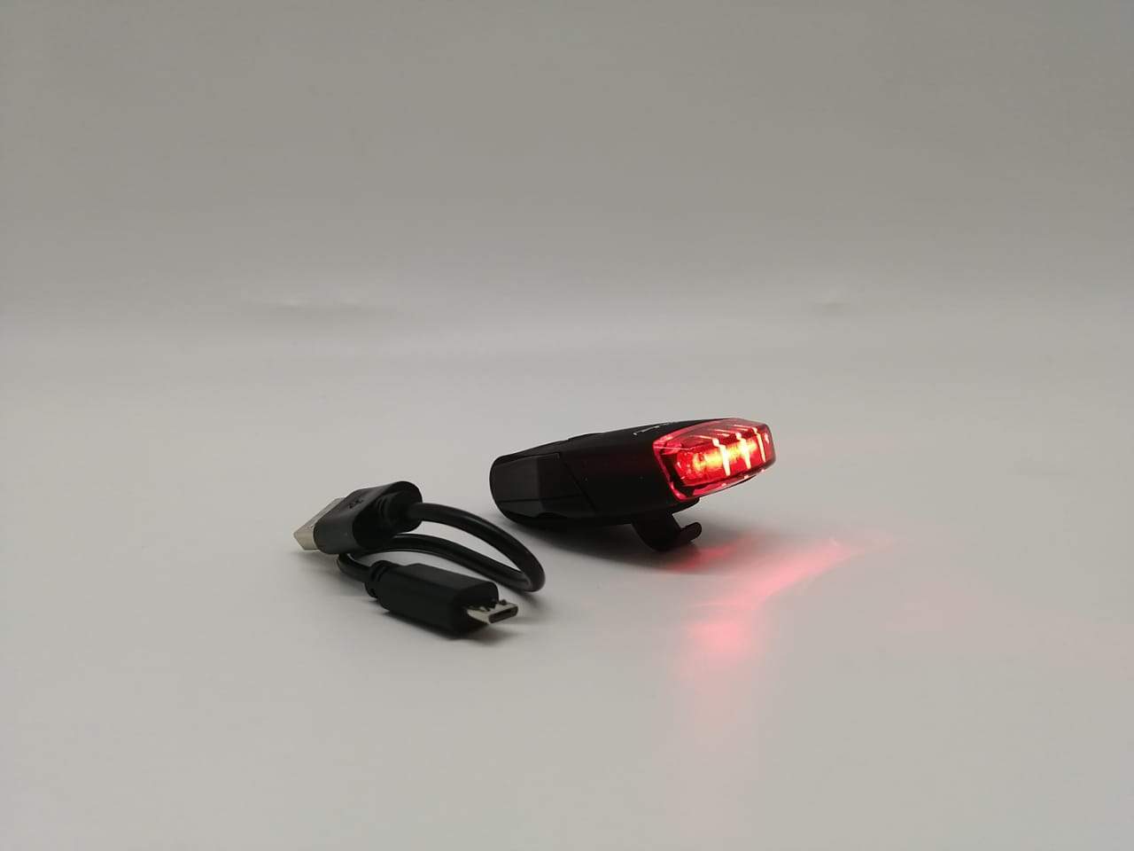 LUZ GW TRASERA XC-180R